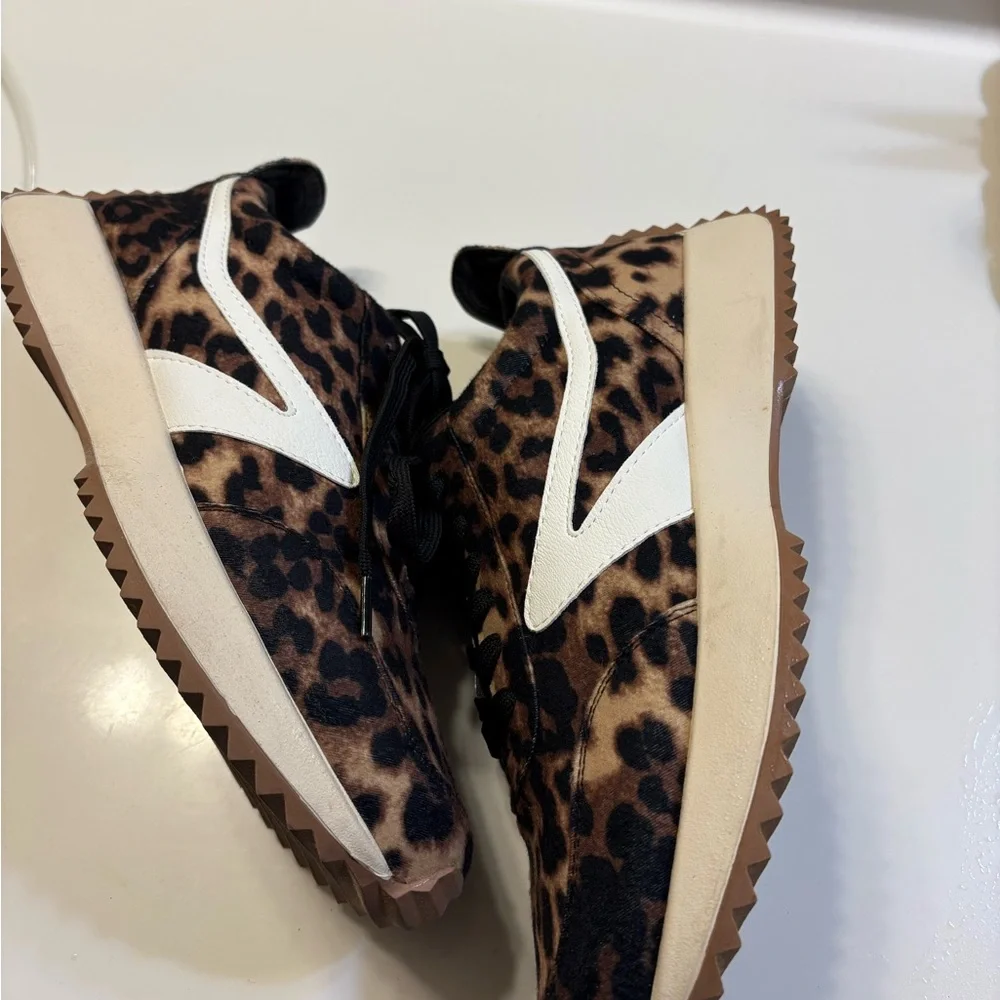 Dolce Vita Leopard Print Sneakers, size 10 - Picture 4 of 7